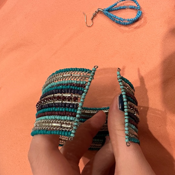 Jewelry - Picture 2 of 3